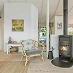 3 Bedroom Lovely In إيبلتوفت